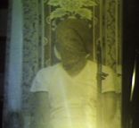 <p>Videostill aus Adam Putnam, Reflection, 2010</p>