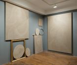 <p>Yelena Popova, <em>The Portrait Gallery,</em> 2013<br>Installationsansicht, Cole, London, 2013</p>